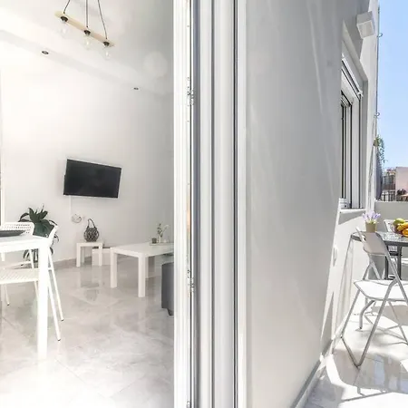 Modern & Stylish Flat For Friends & Couples Candia